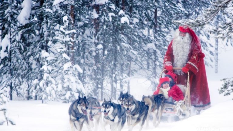 Kod Djeda Božićnjaka u njegovom uredu na sjeveru Finske