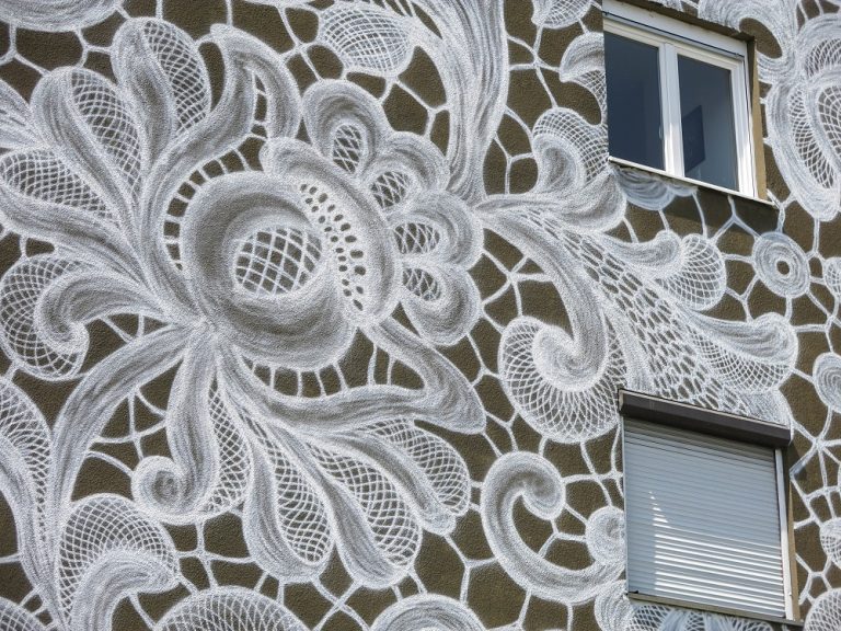Pogledajte novi sisački mural – čipka kao inspiracija