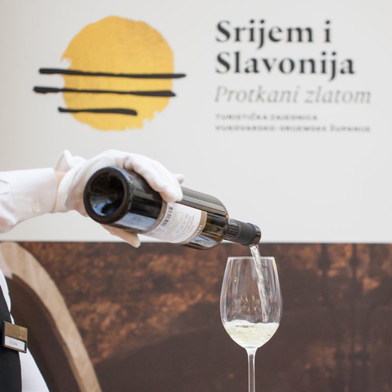 Predstavljeno osam vrhunskih traminaca Srijemskog vinogorja
