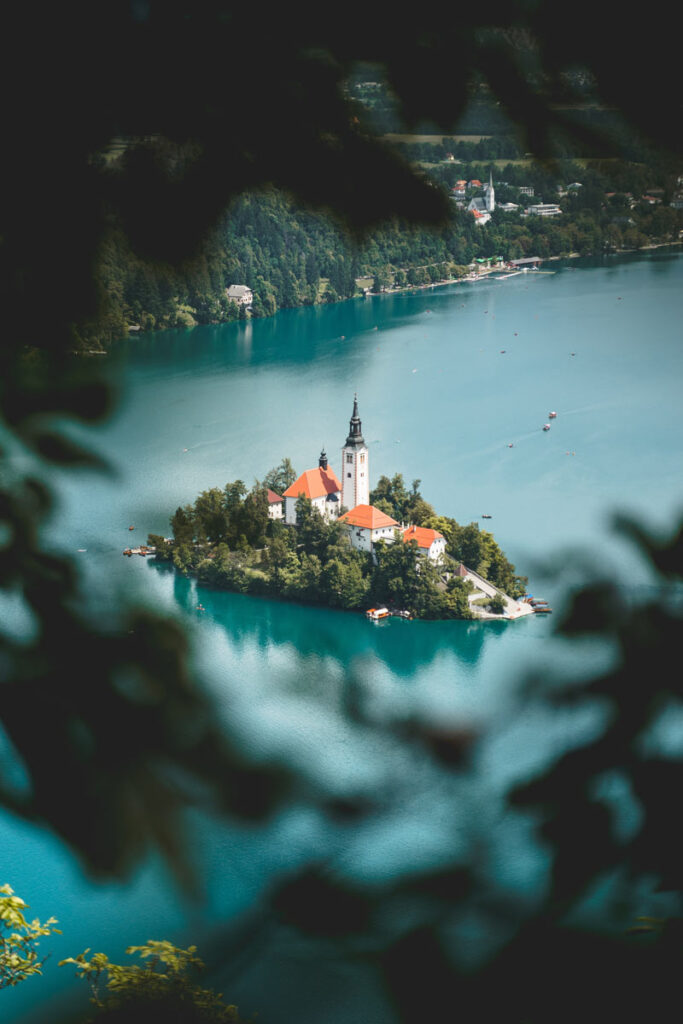 Bajkovito jezero i dvorac Bled pravo su blago iz srca Slovenije