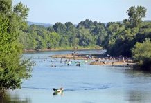 Nadomak Zagreba kriju se pješčane plaže, brod za ljetnu plovidbu i neobična galerija uz vodu